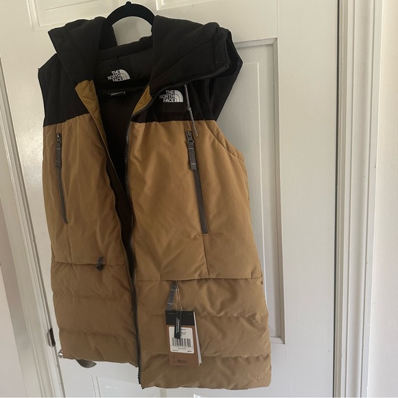 The North Face Jackets & Blazers - THE NORTH FACE Women’s Essential Warm Pallie Down Vest